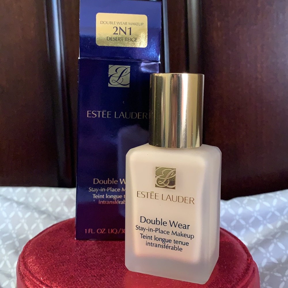 ESTĒE LAUDER DOUBLE WEAR LIQUID MAKEUP